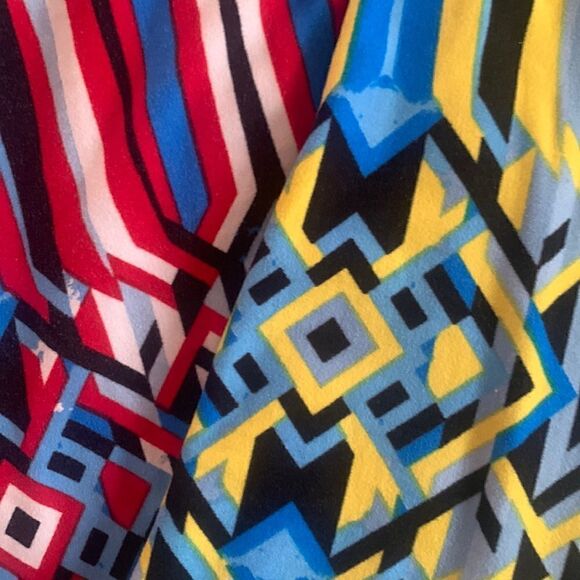 LuLaRoe TC Jester Leggings Plus size Graphic - Picture 2 of 7